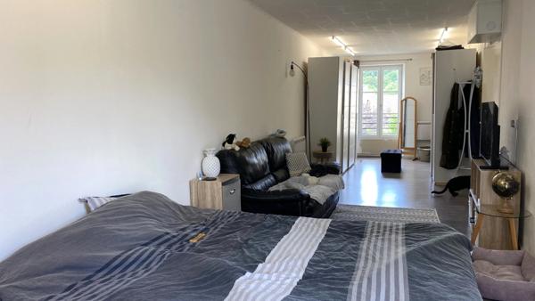 Charmante maison de village à vendre 5 pièces avec jardin à L'ISLE SUR SEREIN (89)