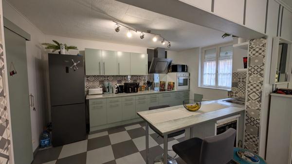 Charmante maison de village à vendre 5 pièces avec jardin à L'ISLE SUR SEREIN (89)