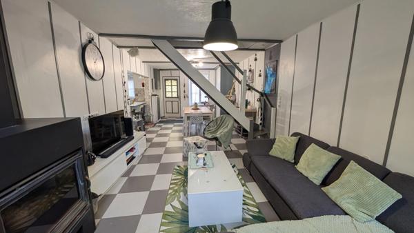 Charmante maison de village à vendre 5 pièces avec jardin à L'ISLE SUR SEREIN (89)