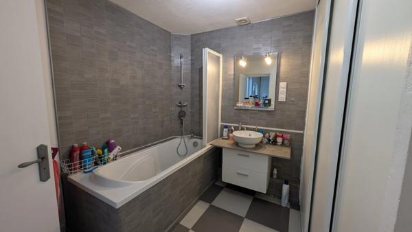 Charmante maison de village à vendre 5 pièces avec jardin à L'ISLE SUR SEREIN (89)