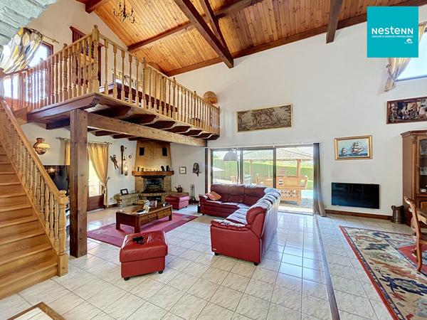 Maison familiale de 190 m2 / 3 Chambres 42170 SAINT-RAMBERT avec parc de 3789m2 et piscine