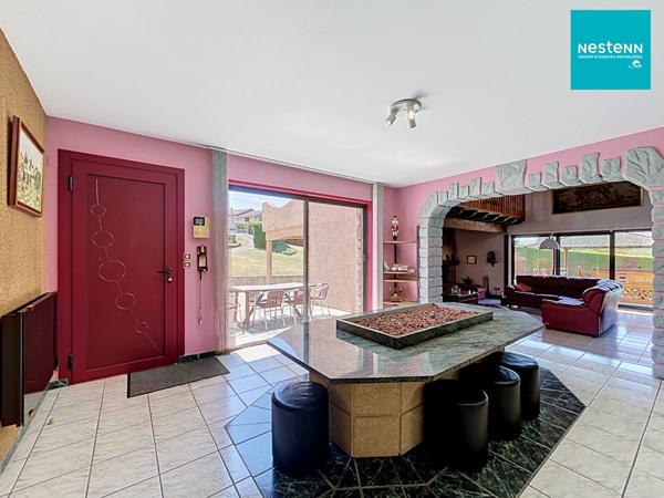 Maison familiale de 190 m2 / 3 Chambres 42170 SAINT-RAMBERT avec parc de 3789m2 et piscine