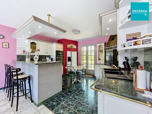 Maison familiale de 190 m2 / 3 Chambres 42170 SAINT-RAMBERT avec parc de 3789m2 et piscine