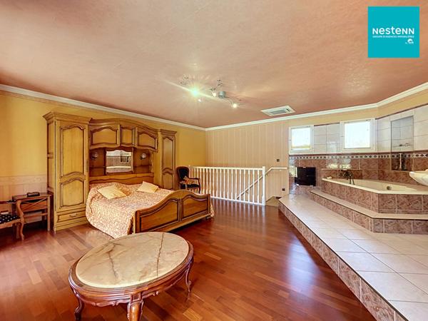 Maison familiale de 190 m2 / 3 Chambres 42170 SAINT-RAMBERT avec parc de 3789m2 et piscine