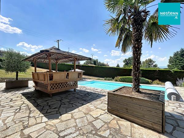 Maison familiale de 190 m2 / 3 Chambres 42170 SAINT-RAMBERT avec parc de 3789m2 et piscine