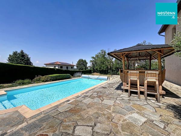 Maison familiale de 190 m2 / 3 Chambres 42170 SAINT-RAMBERT avec parc de 3789m2 et piscine