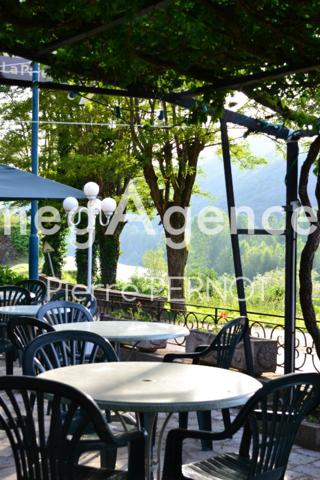 Local Commercial à AMBIALET, 81430 - 11 pièces 400m²