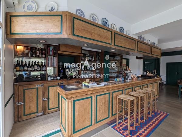 Local Commercial à AMBIALET, 81430 - 11 pièces 400m²