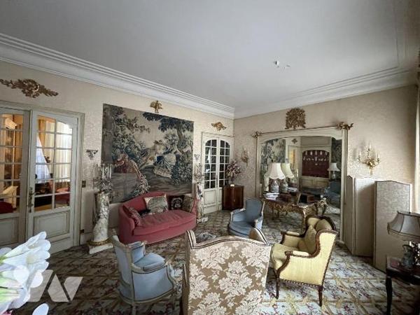 Nouveauté.
Maison bourgeoise de 280 m² habitable située en hyper centre de Boulogne-Sur-Mer of...