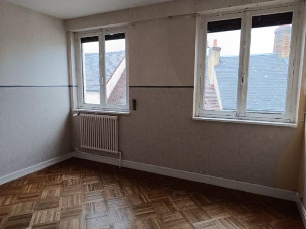 Immeuble Connerré 233 m²
