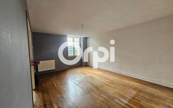 Appartement à vendre    3 pièces •  La Fère