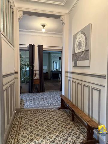 Maison - 17 pièces - 590 m²