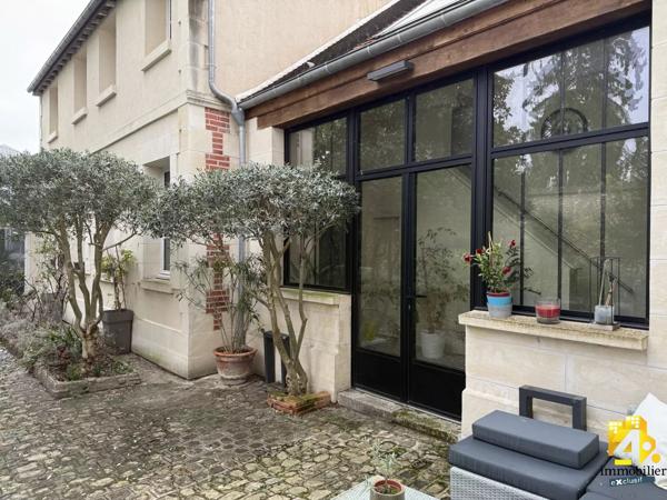 Maison - 17 pièces - 590 m²