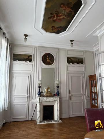 Maison - 17 pièces - 590 m²