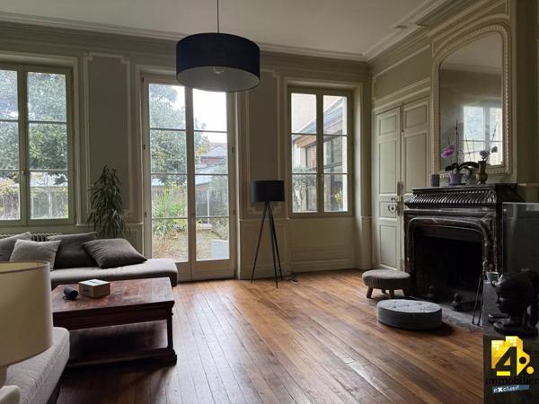 Maison - 17 pièces - 590 m²