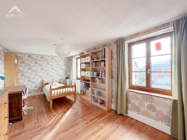 Saint-Jean-de-Gonville (01630) Maison 10 Pièces 429 m2