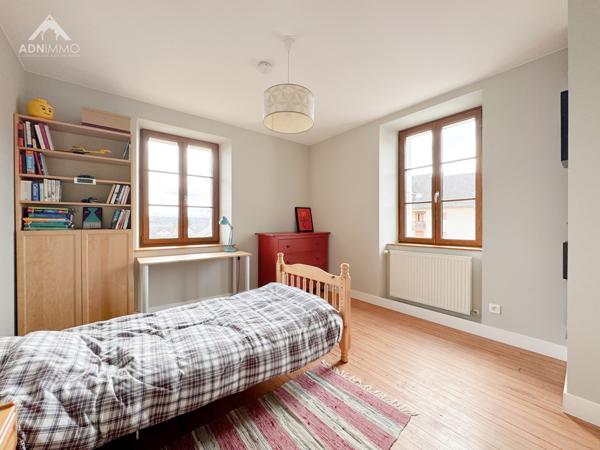 Saint-Jean-de-Gonville (01630) Maison 10 Pièces 429 m2