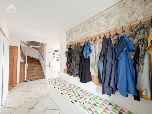 Saint-Jean-de-Gonville (01630) Maison 10 Pièces 429 m2