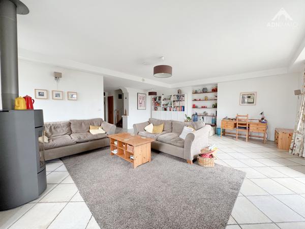 Saint-Jean-de-Gonville (01630) Maison 10 Pièces 429 m2