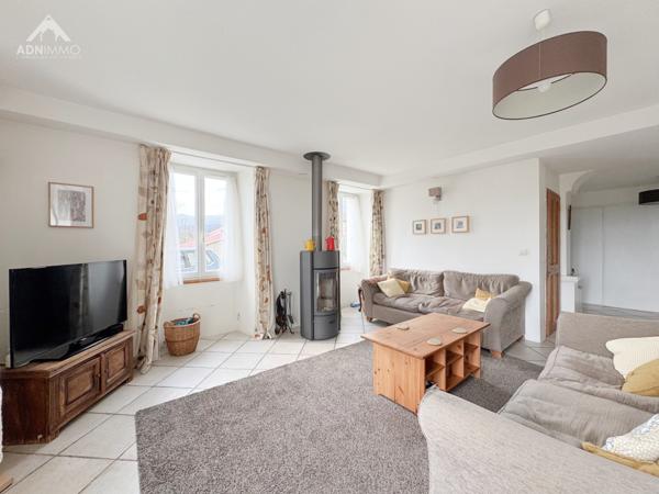 Saint-Jean-de-Gonville (01630) Maison 10 Pièces 429 m2