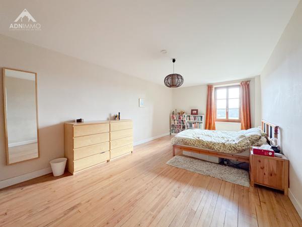 Saint-Jean-de-Gonville (01630) Maison 10 Pièces 429 m2