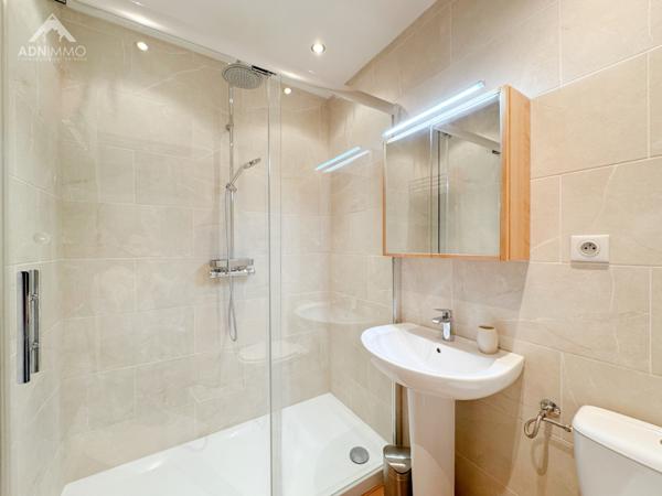 Saint-Jean-de-Gonville (01630) Maison 10 Pièces 429 m2