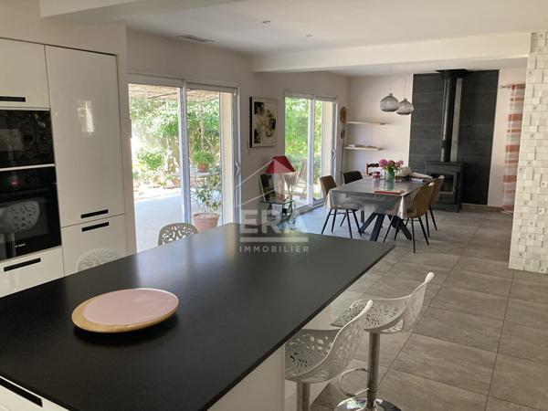 A VENDRE  SORGUES Maison 5 pièce(s) 146 m²