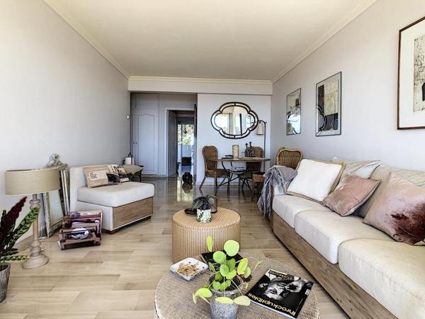 Appartement Golfe-juan 2-3 pièce(s) 54 m2 vue mer
