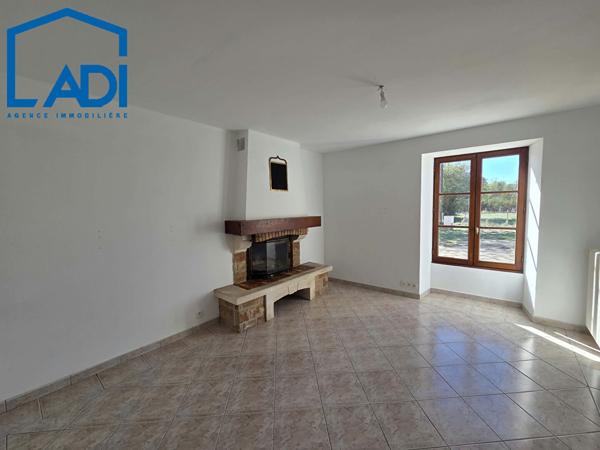 EXCLUSIVITÉ - BELLE PROPRIÉTÉ AVEC FORT POTENTIEL !, Souvigne 79800
