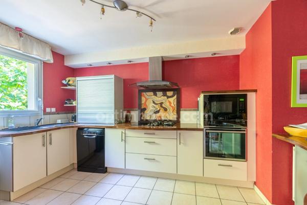 REZE 44400 - SECTEUR RAGON - MAISON CONTEMPORAINE - JARDIN - GARAGE - PARKING - 5 CHAMBRES - BUREAU - BUS C4 LA CARREE