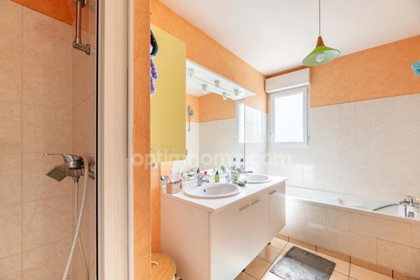 REZE 44400 - SECTEUR RAGON - MAISON CONTEMPORAINE - JARDIN - GARAGE - PARKING - 5 CHAMBRES - BUREAU - BUS C4 LA CARREE