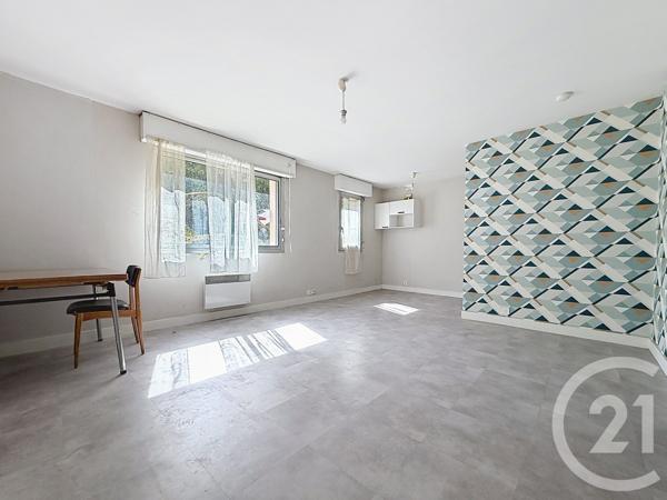 Appartement F1 à vendre  1 pièce - 32,70 m 2   GUERET  - 23