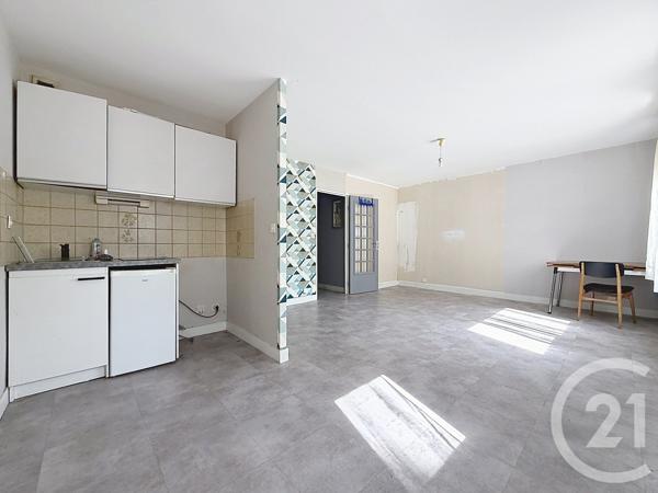 Appartement F1 à vendre  1 pièce - 32,70 m 2   GUERET  - 23