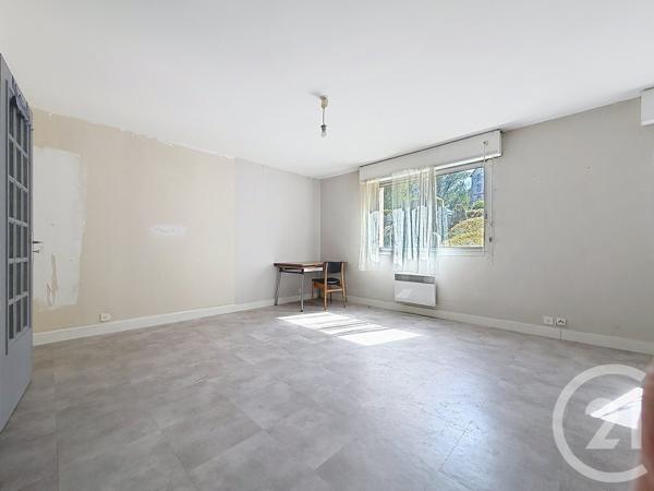 Appartement F1 à vendre  1 pièce - 32,70 m 2   GUERET  - 23
