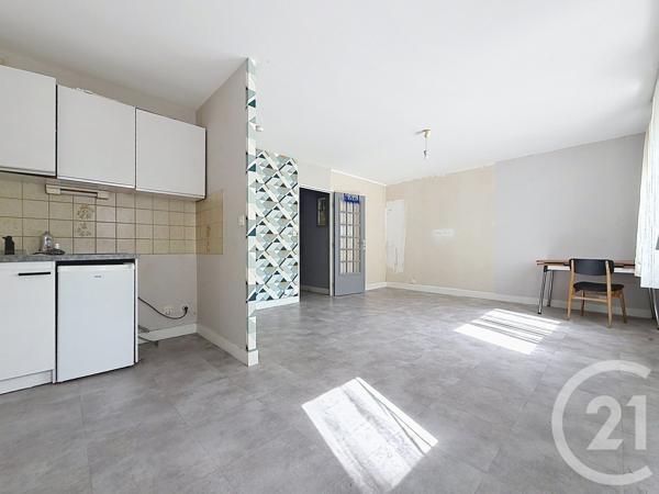 Appartement F1 à vendre  1 pièce - 32,70 m 2   GUERET  - 23
