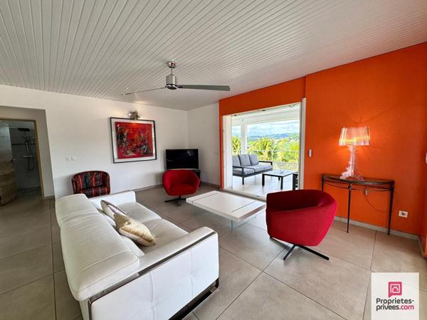 NOUVEAUTÉ - EXCLUSIVITÉ : Villa de standing très récente - Grand T3 + immense terrasse - Vaste RDC aménageable - Vue dégagée