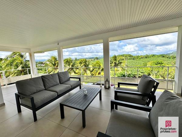 NOUVEAUTÉ - EXCLUSIVITÉ : Villa de standing très récente - Grand T3 + immense terrasse - Vaste RDC aménageable - Vue dégagée