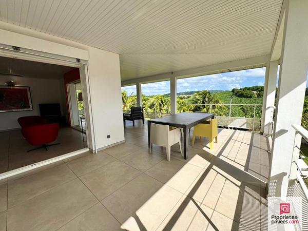 NOUVEAUTÉ - EXCLUSIVITÉ : Villa de standing très récente - Grand T3 + immense terrasse - Vaste RDC aménageable - Vue dégagée