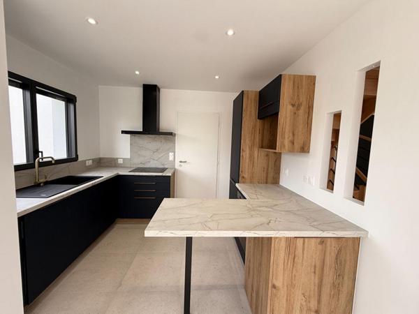 ARZON Maison de 2025, RE2020, 107 m², 4 chambres + mezzanine, garage 20 m², littoral et commerces à pied ! Frais de notaire réduits