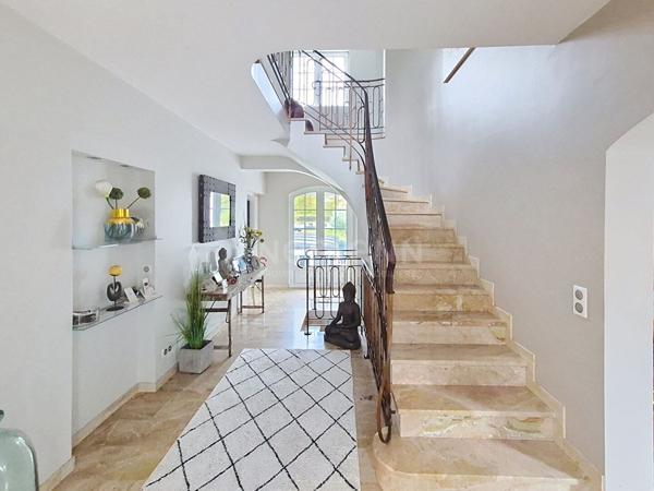 Maison Lamorlaye 5 pièce(s) environ 200M² + dépendances