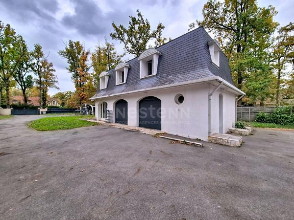 Maison Lamorlaye 5 pièce(s) environ 200M² + dépendances