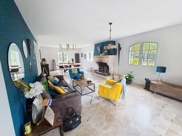 Maison Lamorlaye 5 pièce(s) environ 200M² + dépendances