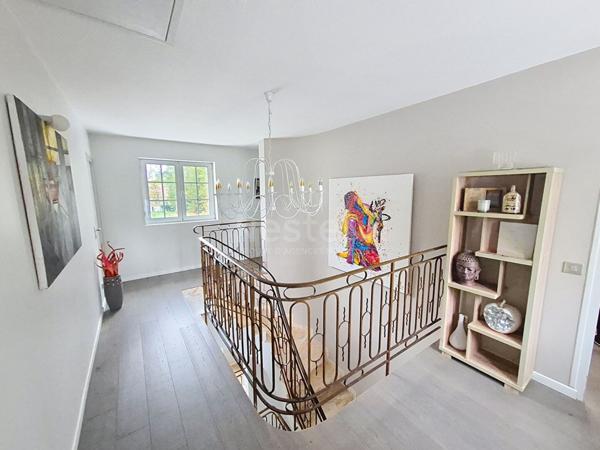 Maison Lamorlaye 5 pièce(s) environ 200M² + dépendances