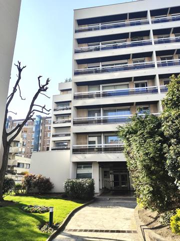 Appartement
         1 pièce
        - 28 m² 273 000 € *