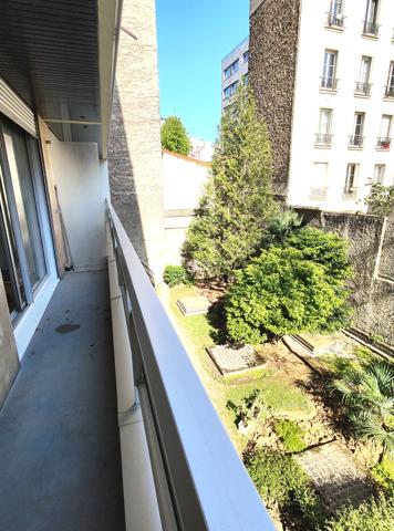 Appartement
         1 pièce
        - 28 m² 273 000 € *