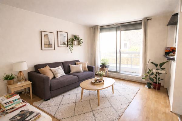 Appartement
         1 pièce
        - 28 m² 273 000 € *