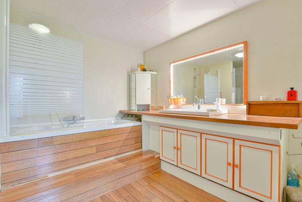 Maison 8 pièces - 224 m² Exclusivité efficity