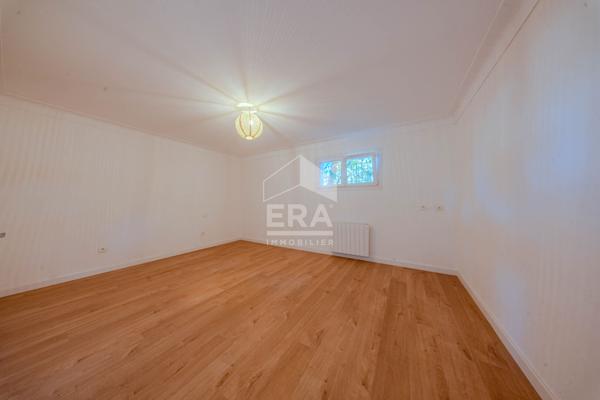 Maison familiale face aux champs