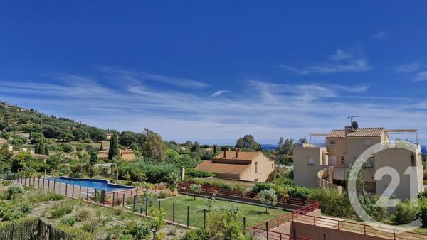 Appartement T3 à vendre  3 pièces - 63,49 m 2   LE LAVANDOU  - 83