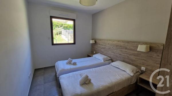 Appartement T3 à vendre  3 pièces - 63,49 m 2   LE LAVANDOU  - 83
